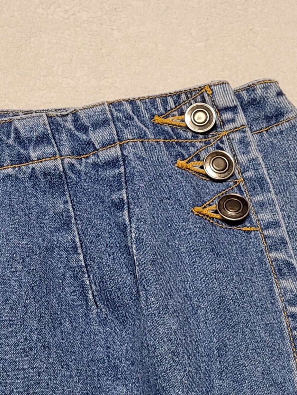 Willow Ridge Vintage 90s Mid-Wash Stone Wash High Waisted Denim Short Wrap Short - Picture 4 of 11